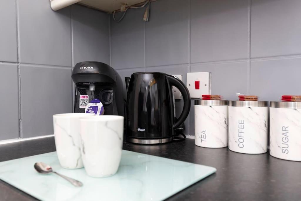 Town Centre & All The Comforts! Guisborough Extérieur photo