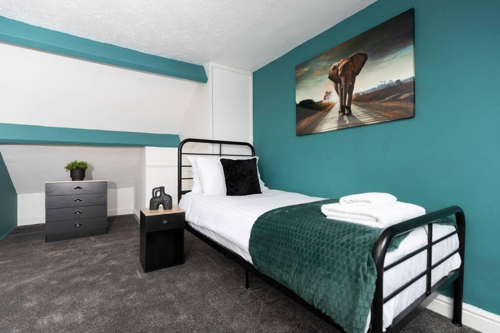 Town Centre & All The Comforts! Guisborough Extérieur photo