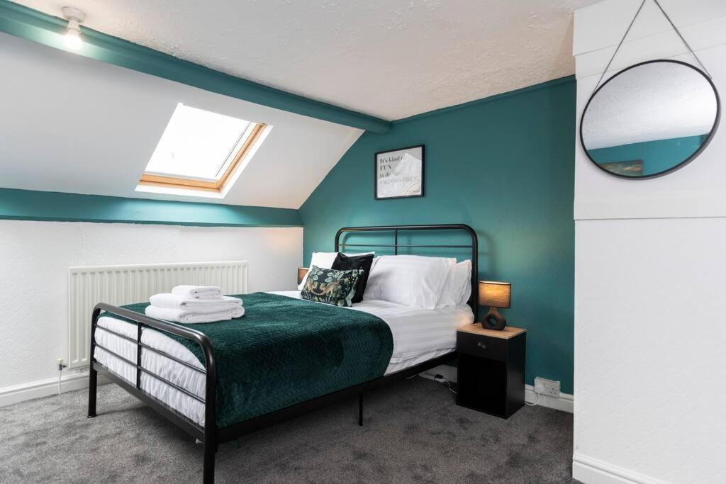 Town Centre & All The Comforts! Guisborough Extérieur photo